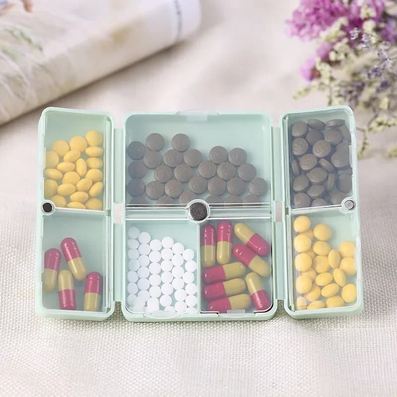 Organizzatore Magnetico Compatto per Pillole, Portapillole Multi-Scomparto per Pillole Quotidiane, Integratori, Vitamine e Uso in Viaggio