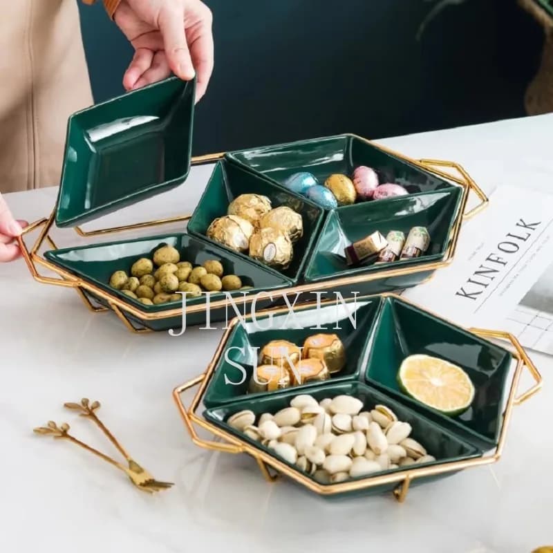 Piatto di frutta secca in ceramica verde scuro, piatto per snack, scaffale in ferro battuto, piatto prismatico, piatto a reticolo, piatto per snack per torte
