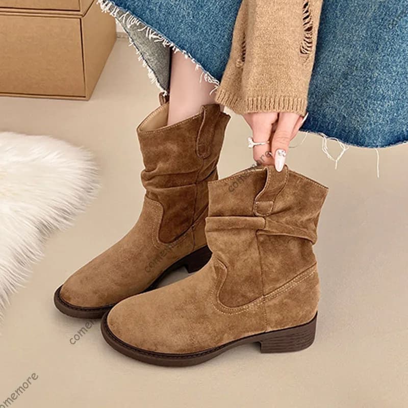 Comemore 2025 Nuovo Autunno Inverno Stivali impilati per le donne Retro pelle scamosciata punta rotonda Botas corti grosso tacco medio scarpe da donna