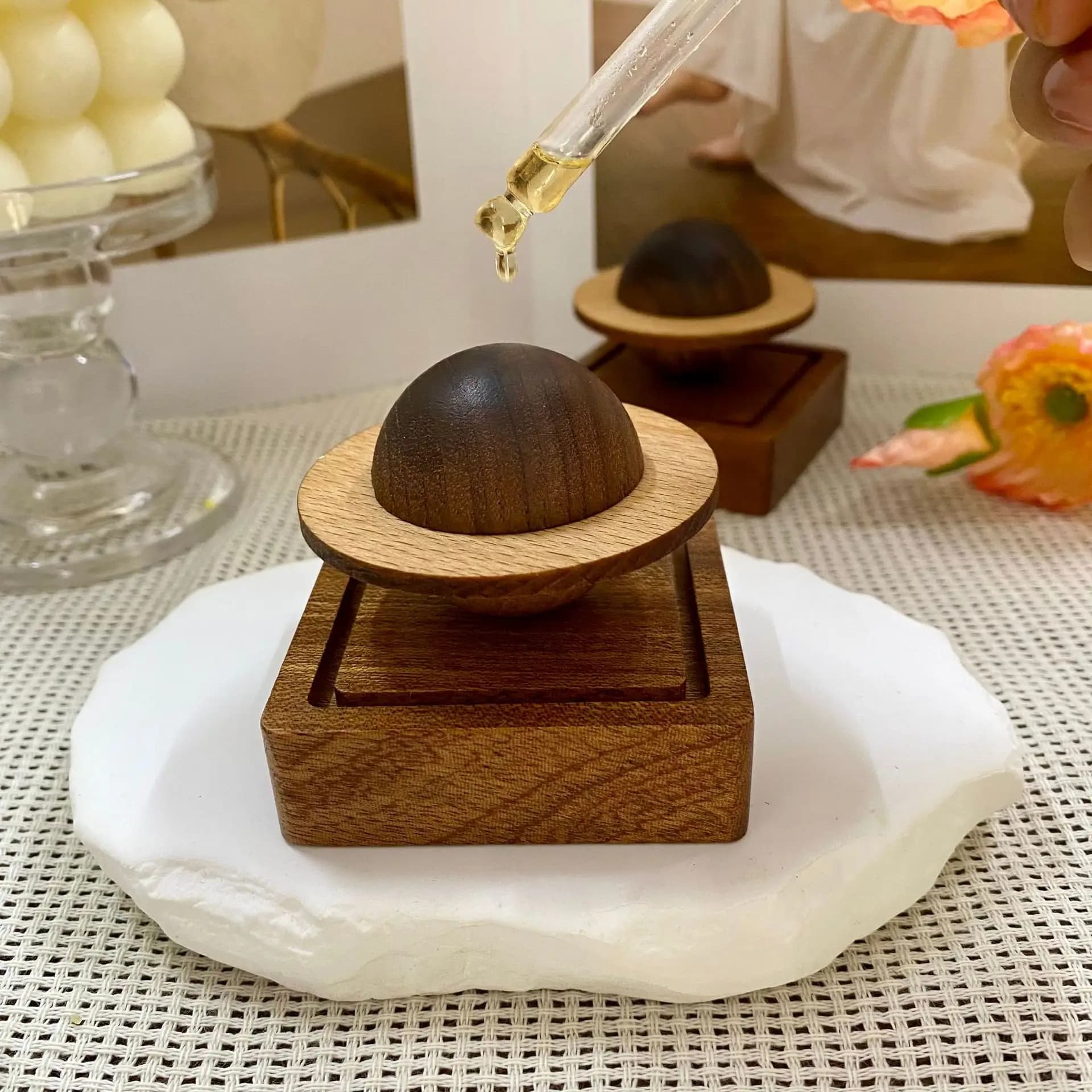 Set Regalo Diffusore di Incenso Jupiter Orbit, Diffusore Planetario Artigianale in Legno di Noce per Aromaterapia e Arredamento, Ideale per Amici