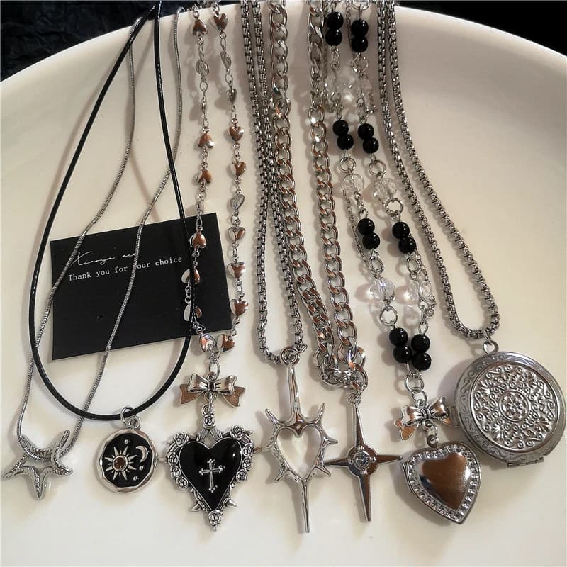 Goth Punk Black Heart Thorns Love Cross Star Pendant Necklace For Women Y2K Grunge Accessories Halloween Cosplay Jewelry Gifts