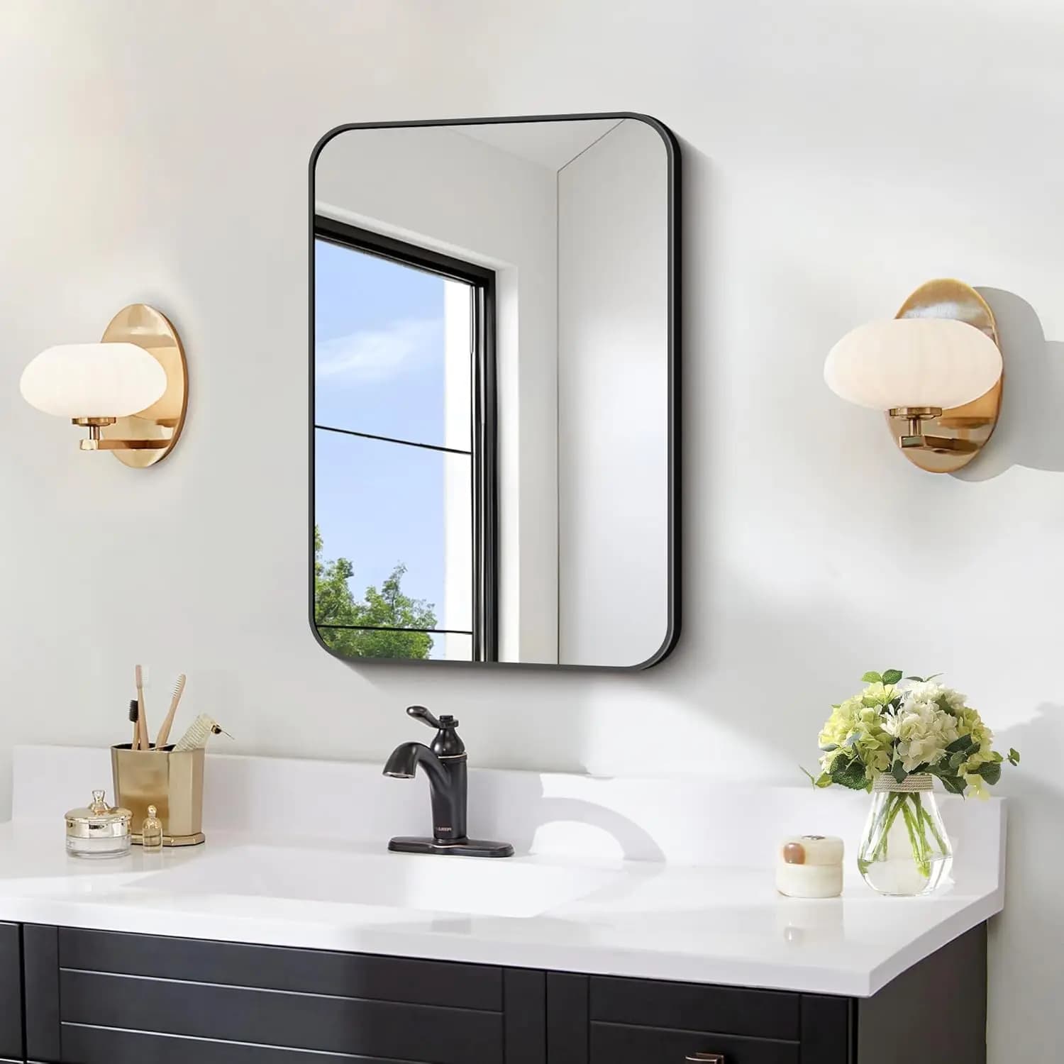 Specchio da Bagno Nero 16x24 Pollici con Cornice in Metallo, Angoli Arrotondati per Decorazione Murale in Bagno, Camera da Letto