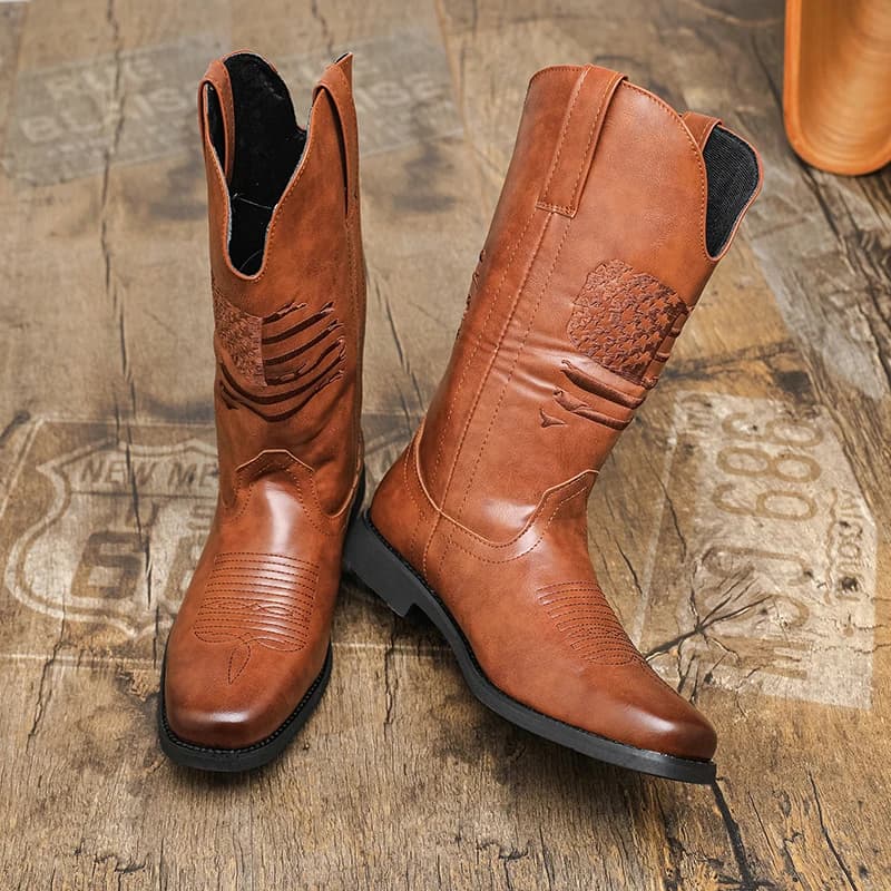 Autunno Inverno Nuovi stivali da cowboy occidentali da uomo Maniche con bottoni a V ricamate Stivali da equitazione casual alla moda