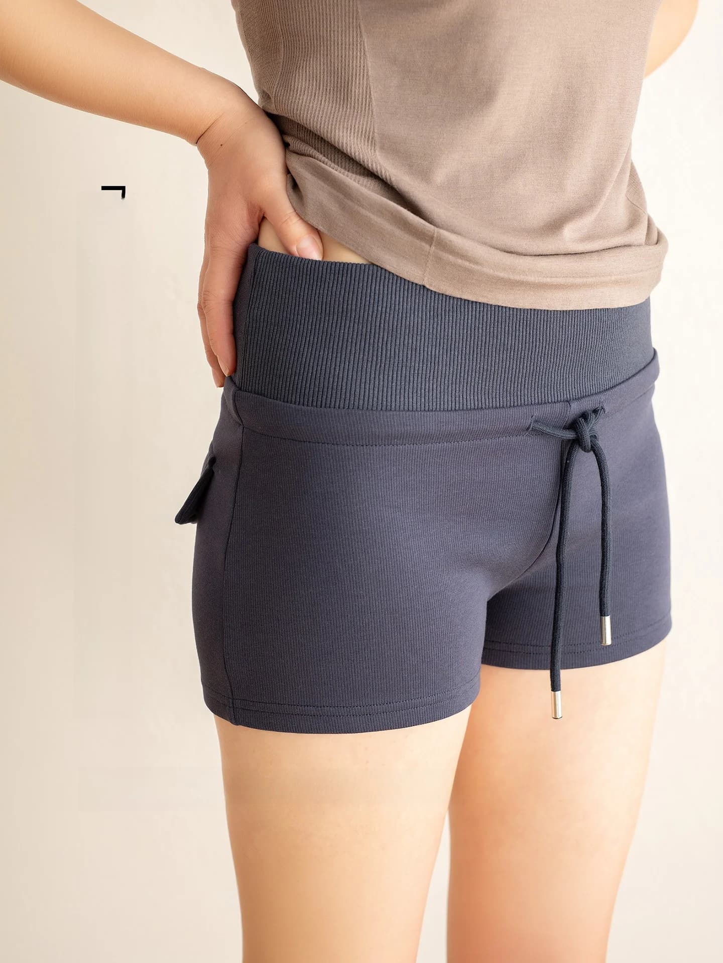 JENUNIQUE Pantaloncini da yoga estivi sportivi a tre quarti di lunghezza, pantaloncini comodi ed elastici in misto cotone a vita alta da donna