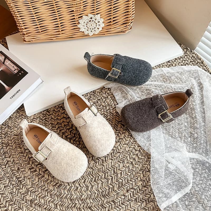 Toddler Girls British Style Leather Shoes 2026 New Kids Flats with Buckle Soft Sole Non-slip Simple Retro Kids School Loafers