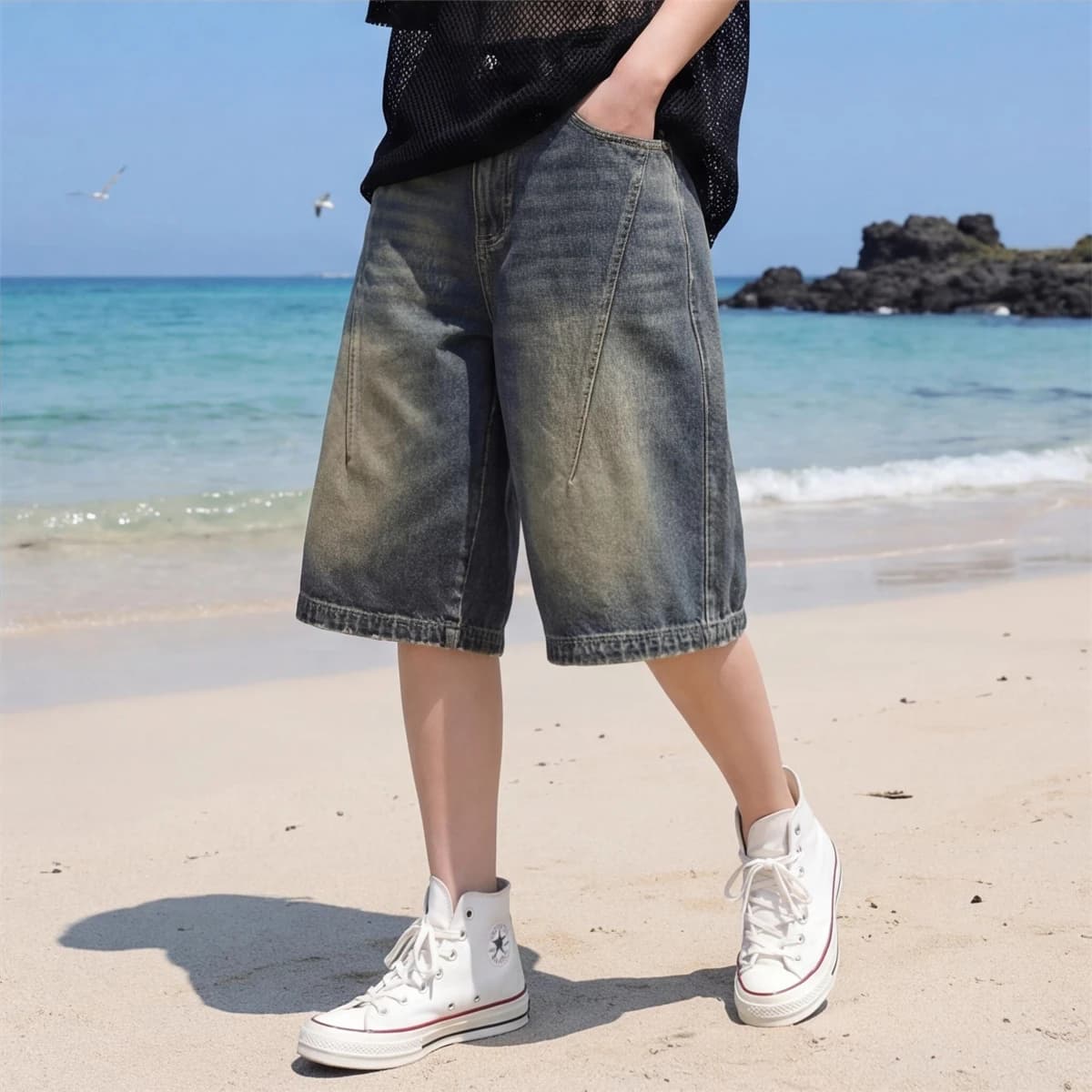 High Street vintage denim shorts, wide and fashionable, perfect for summer, versatile and a must for trendsetter