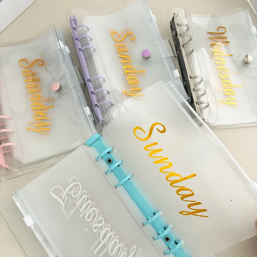 Sharkbang 1 set di raccoglitori per macaroni A6, set di pianificatori settimanali, 7 sacchetti con cerniera dorati, libro di budget per organizer per diario a fogli mobili