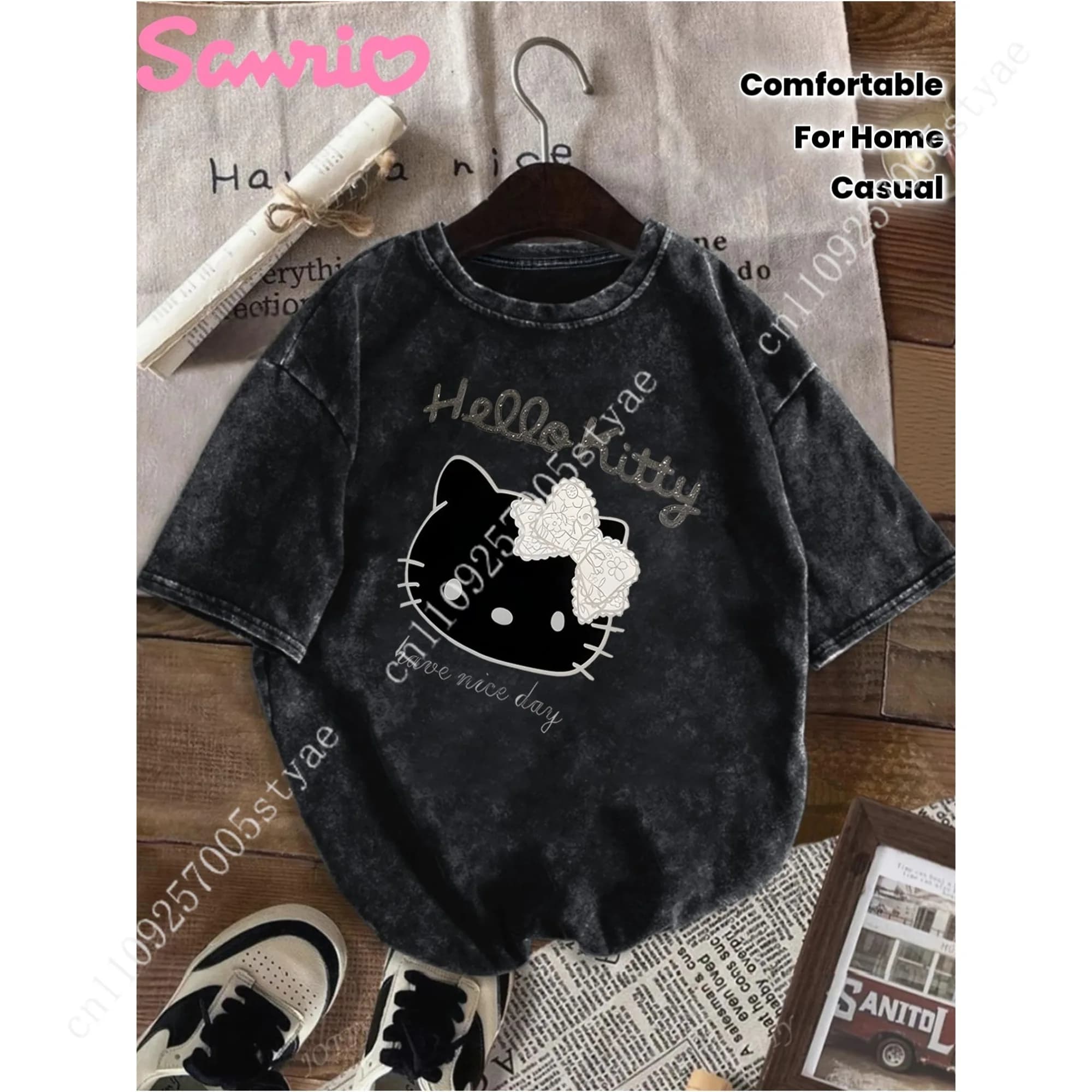 T-shirt da donna Hello Kitty grigio scuro lavato, girocollo, a maniche corte, casual, con stampa discreta e graziosa, comoda blusa