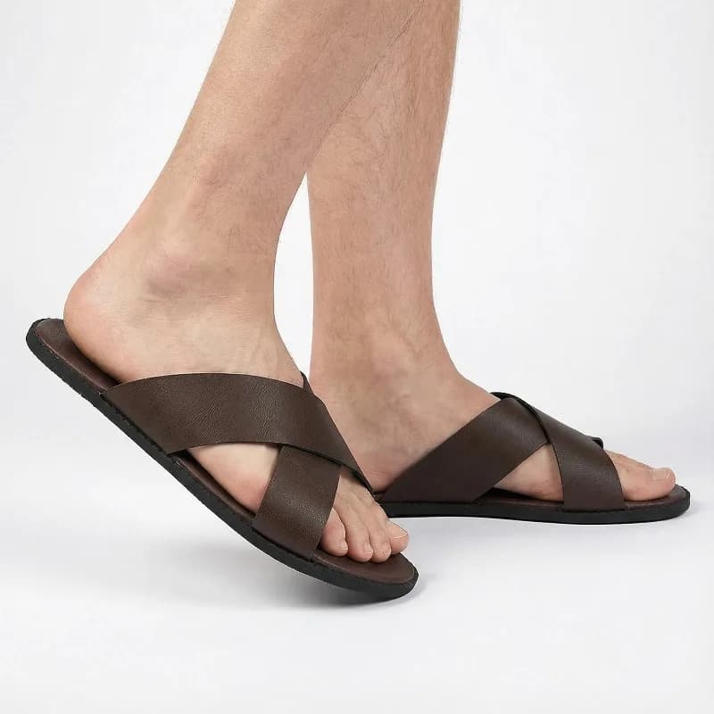 Nuove scarpe da uomo per tutti i giorni, sandali casual da bagno e per esterni, antiscivolo e resistenti all'usura, leggere e fresche.