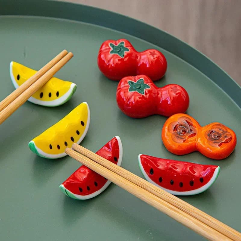 Porta bacchette per frutta creativa Simulazione in ceramica Coltello per alimenti Cucchiaio Forchetta Porta stoviglie Chop Stick Rack Decorazioni per la tavola da cucina