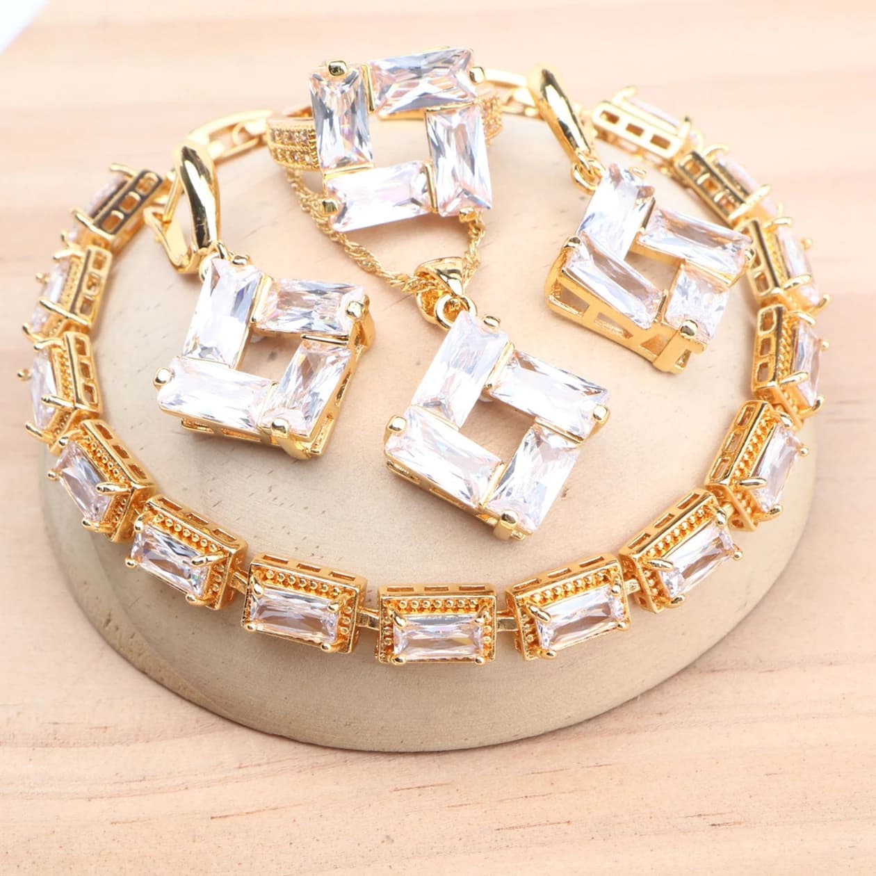 Set di gioielli da sposa in argento 925 color oro per donna, con zirconi bianchi, collana, orecchini, anelli, bracciali con pietre.