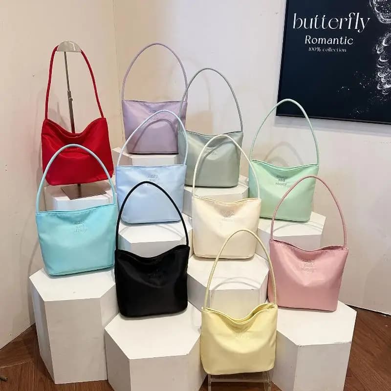 Women's High Capacity Handbag Underarm Handbag Shoulder Bag Waterproof Embroidered Letters Underarm Bag Tote Bags