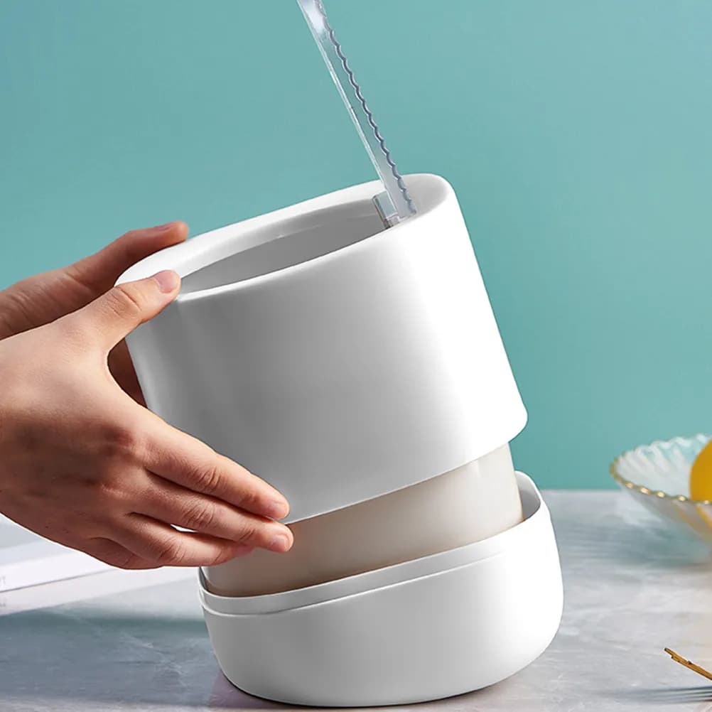 Mini Cestino per Rifiuti Compatto e Elegante con Coperchio per Dormitorio, Camera da Letto, Bagno, Ufficio, Piccoli Spazi, Cestino Decorativo in Plastica