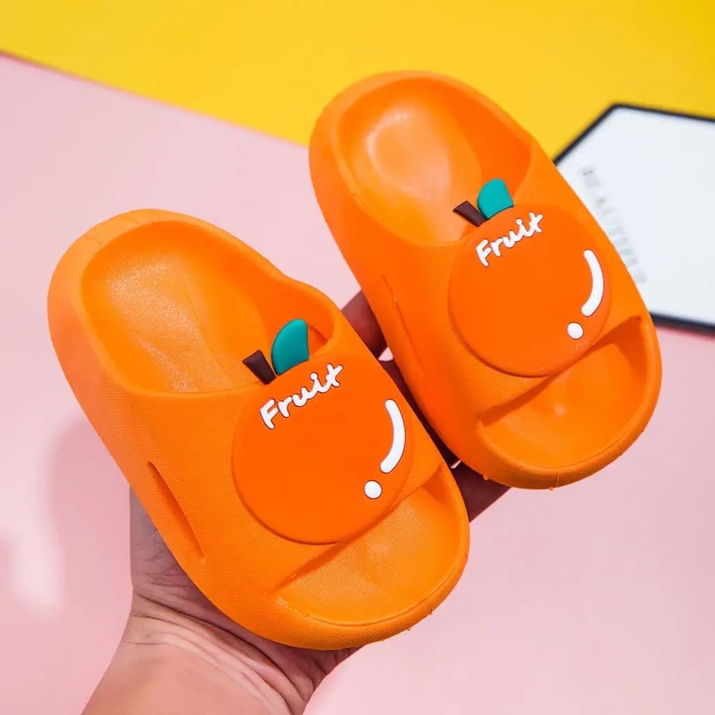 Ciabatte Morbide a Forma di Fragola per Bambini, Sandali Estivi Antiscivolo per Bambini e Bambine, Scarpe da Interno con Suola Flessibile