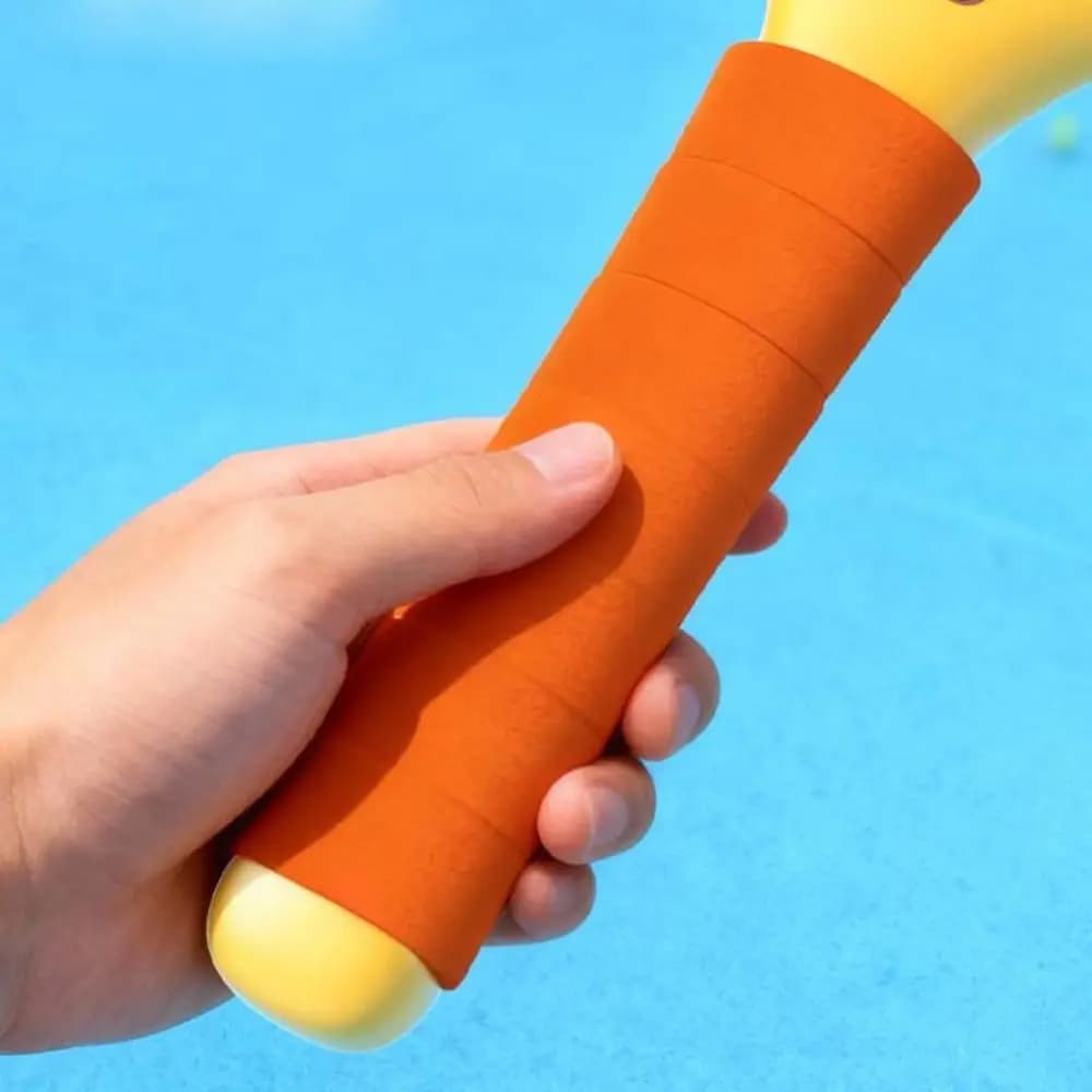 Tennis and badminton set with comfortable grip, portable non-slip plastic racks with ball, light tennis balls
