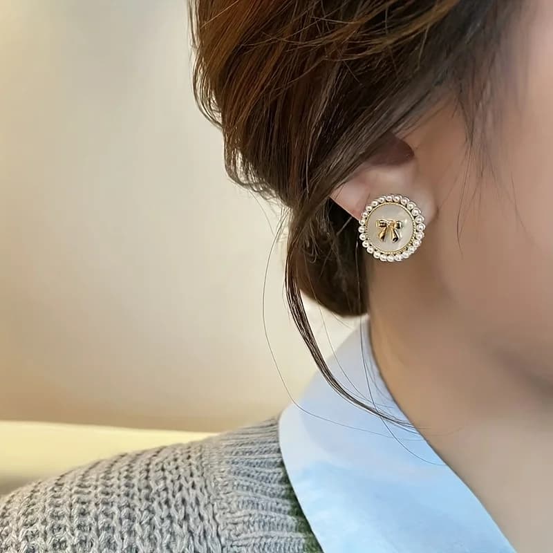 Temperamento alla moda ed elegante, orecchini con fiocco rotondo con perle finte, regali per accessori per feste quotidiane da donna