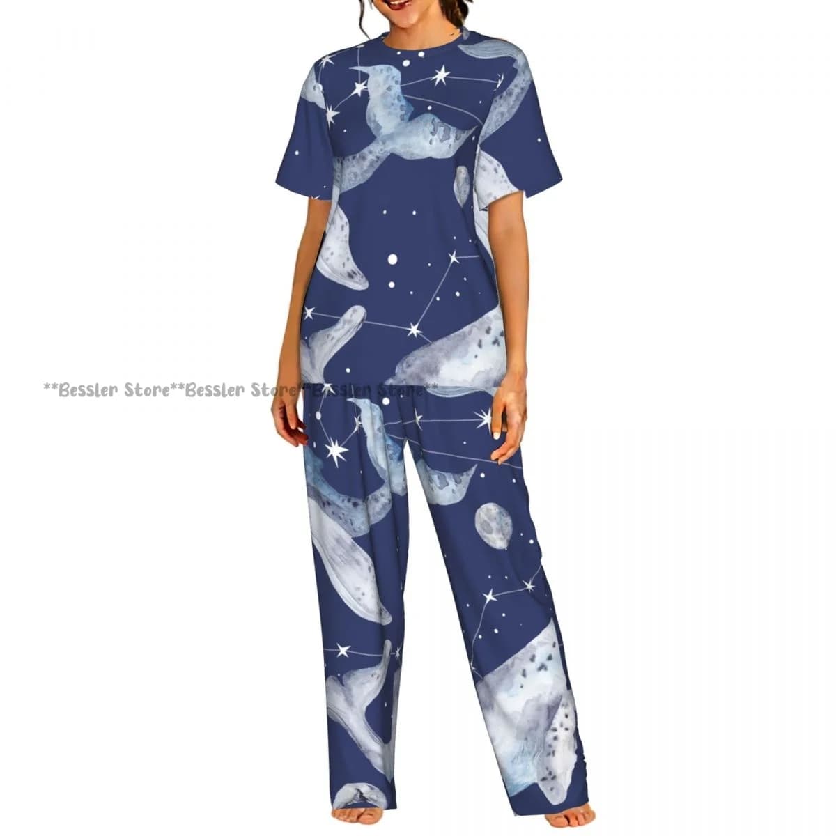 Set pigiama casual da donna con pantaloni a maniche corte con motivo a balene e stelle della costellazione in acquerello