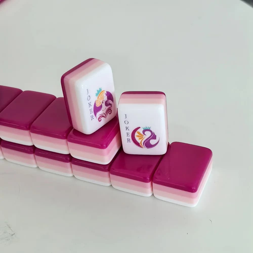 New Arrival Rose Red Engraved Mahjong Tiles 4-Layer Acrylic Luxury American Mahjong Set Mah Jongg Travel Sets Leisure Board Game