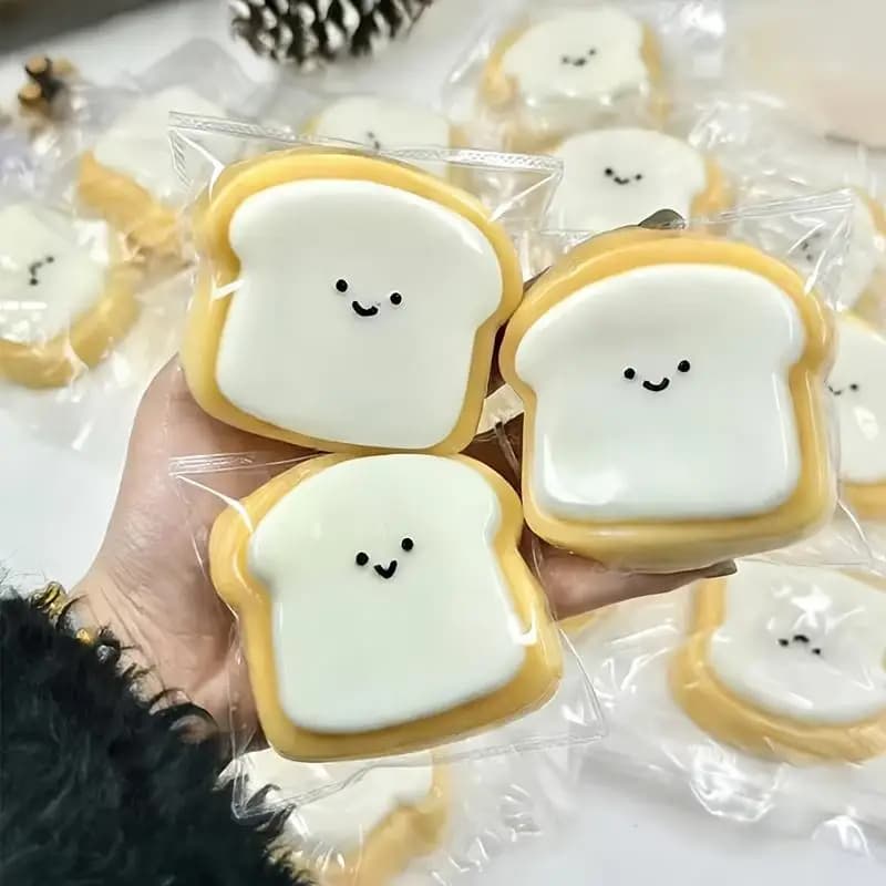 Giocattolo Squishy Creativo a Forma di Toast Morbido, Giocattolo Antistress Kawaii a Lenta Risposta, Giocattoli Sensoriali da Spremere per Adulti e Bambini, Regali per le Feste