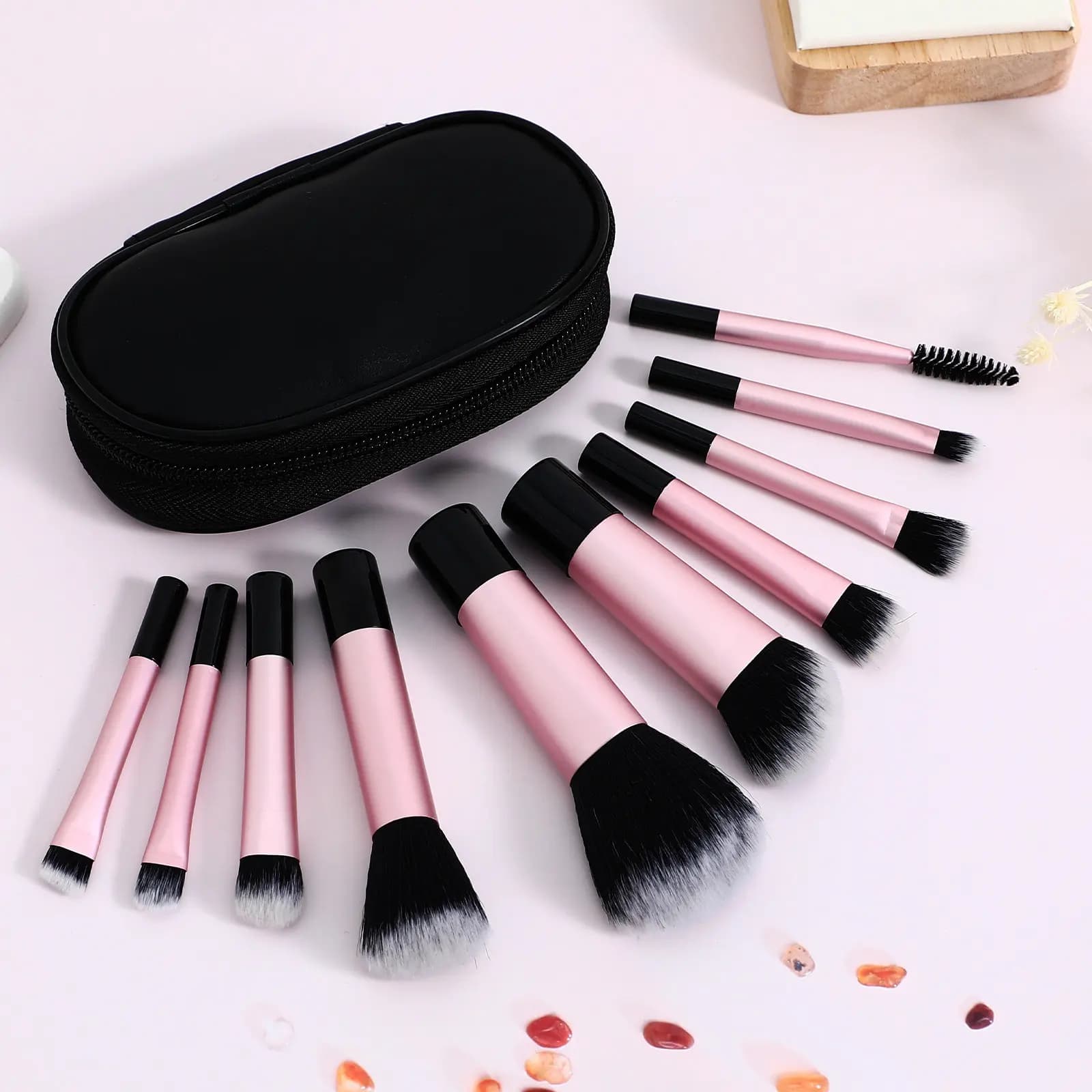 Set di 10 Mini Pennelli da Trucco da Viaggio, Leggeri e Completi per Ombretto, Correttore, Blush, Illuminante, Ideali per la Borsetta
