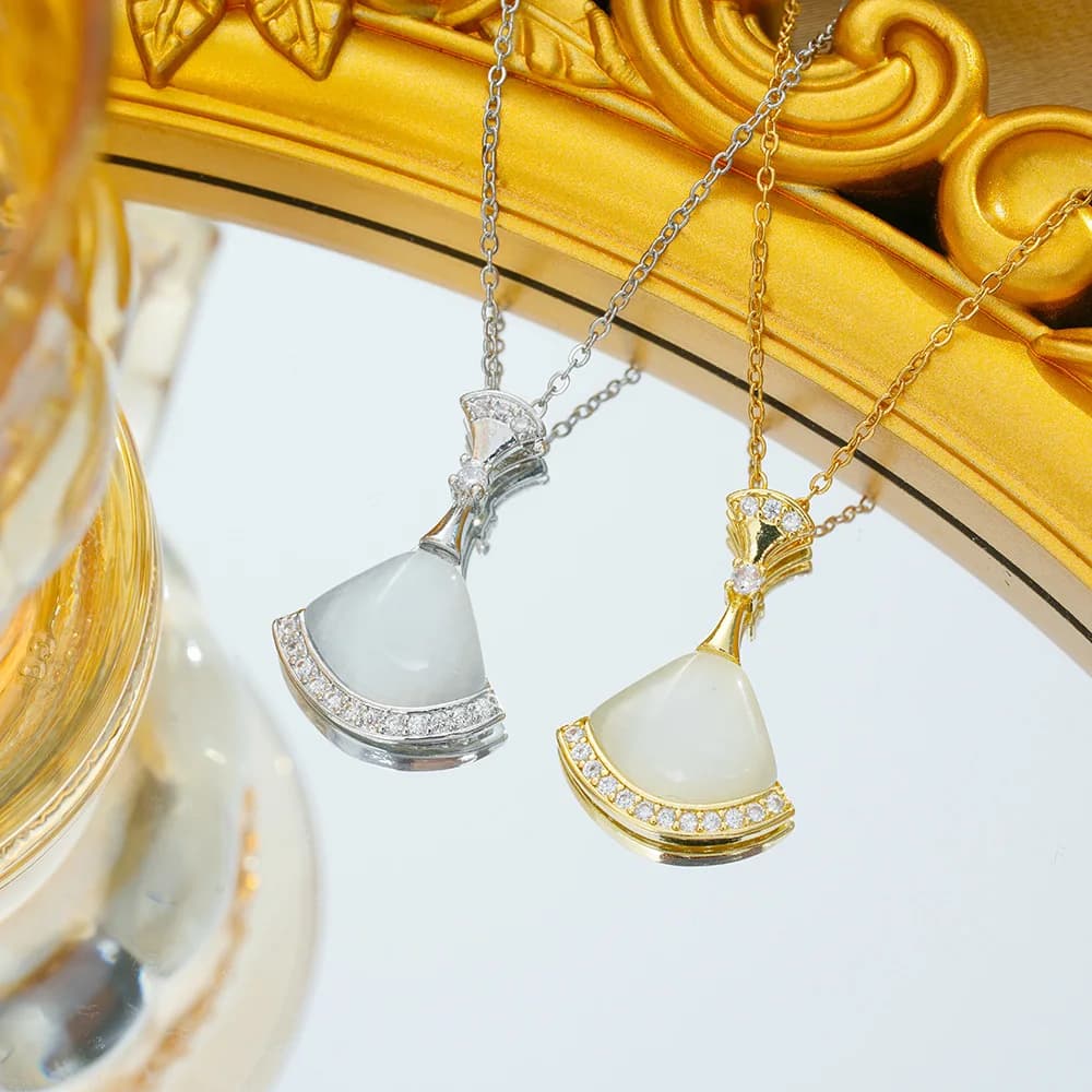 Titanium Steel Diamond-studded Cat's Eye Stone Mini Skirt Necklace for Women, Light Luxury Fan-shaped Versatile Clavicle Chain, Influencer Style Fashion Accessory