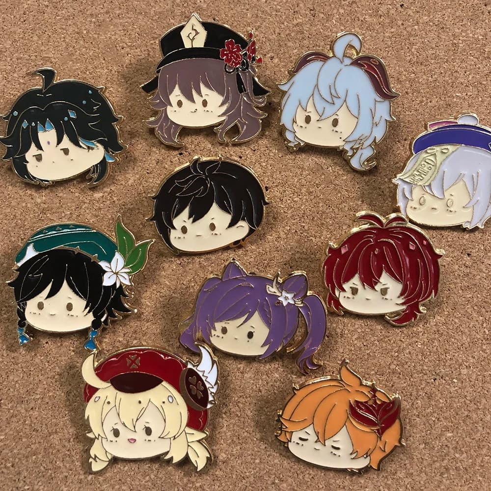 Regalo Genshin Impact Gioielli Accessori anime Distintivi per valigette Spille per donne Distintivi sullo zaino Spille da bavero Carino Capodanno