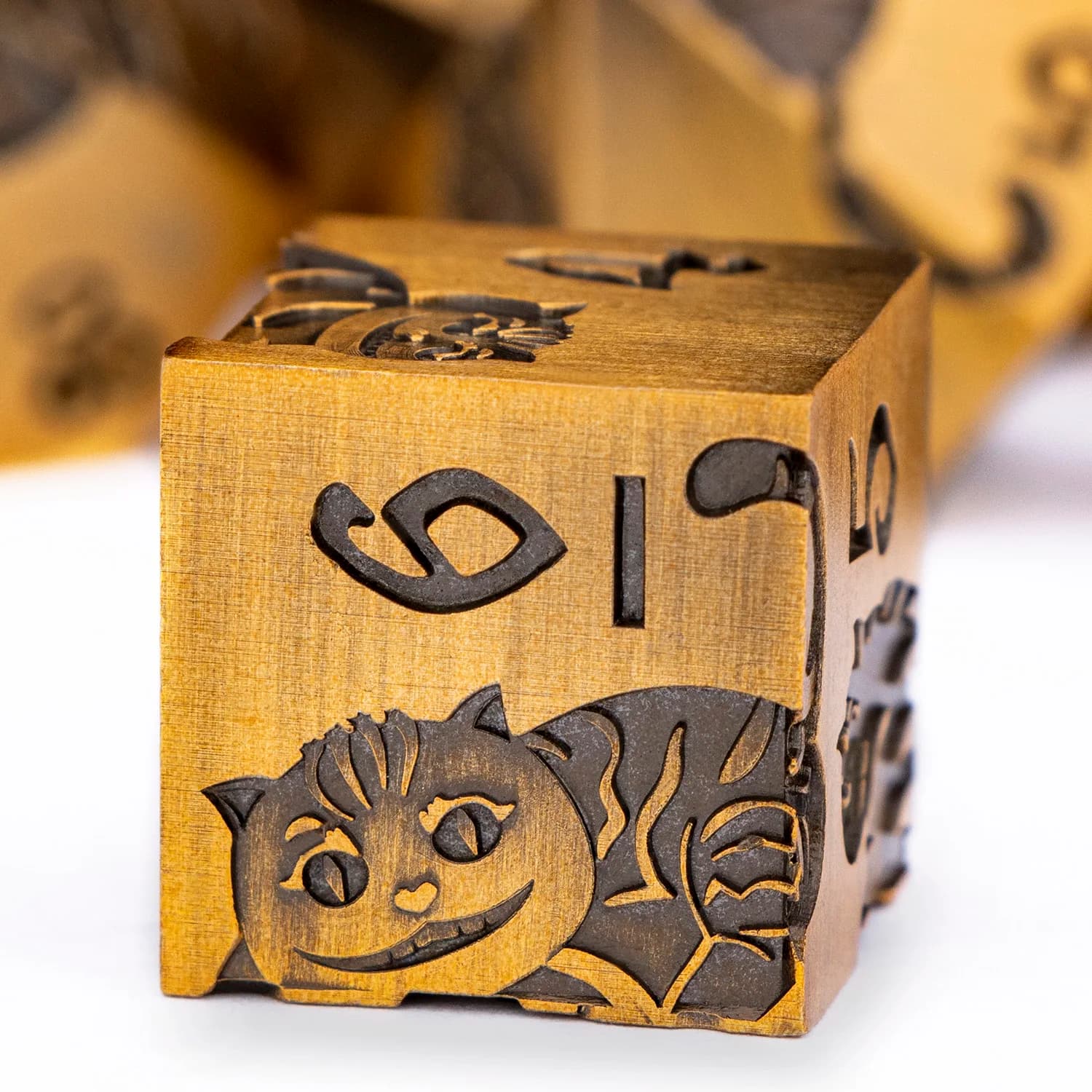 7PCS Cat DND Metal Dungeon Dnd Dragon Rolling Dice D20 D&D Oro antico RPG Poliedrico D e D Pathfinder Gioco di ruolo Dice