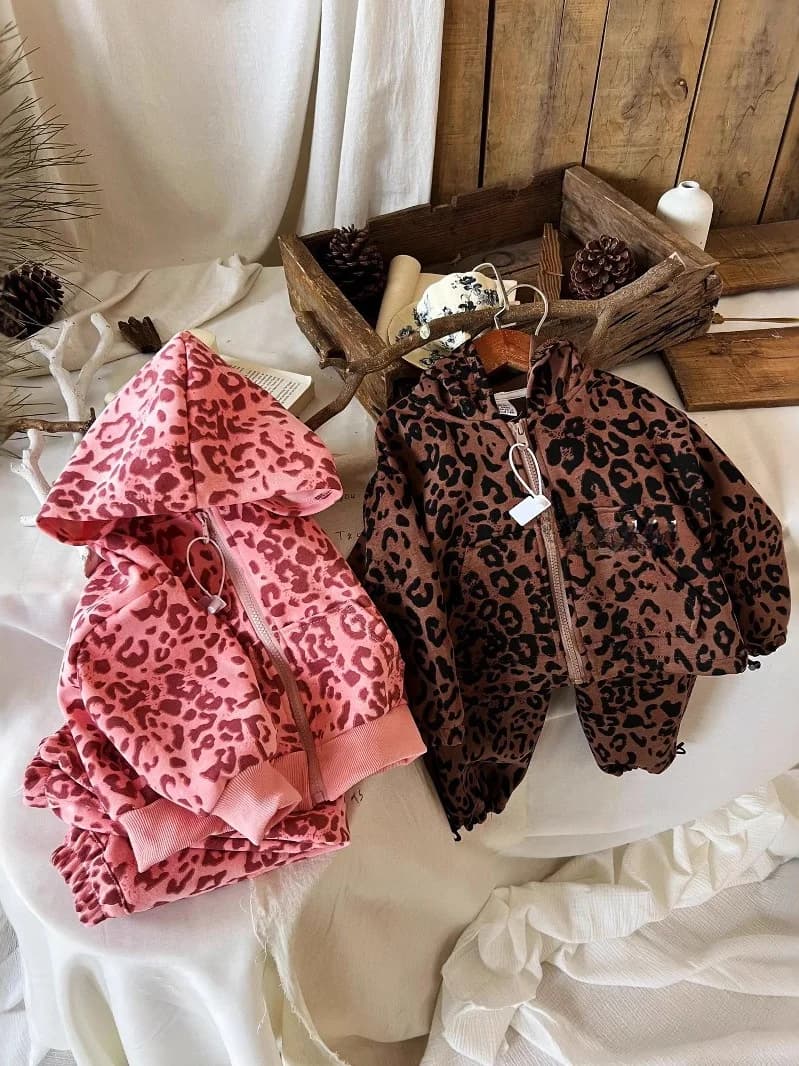 Ragazze Autunno Faion Set 2025 Nuova versione coreana Per bambini Stampa leopardata Cardigan aperto Felpa con cappuccio Baby Sli Set a due pezzi