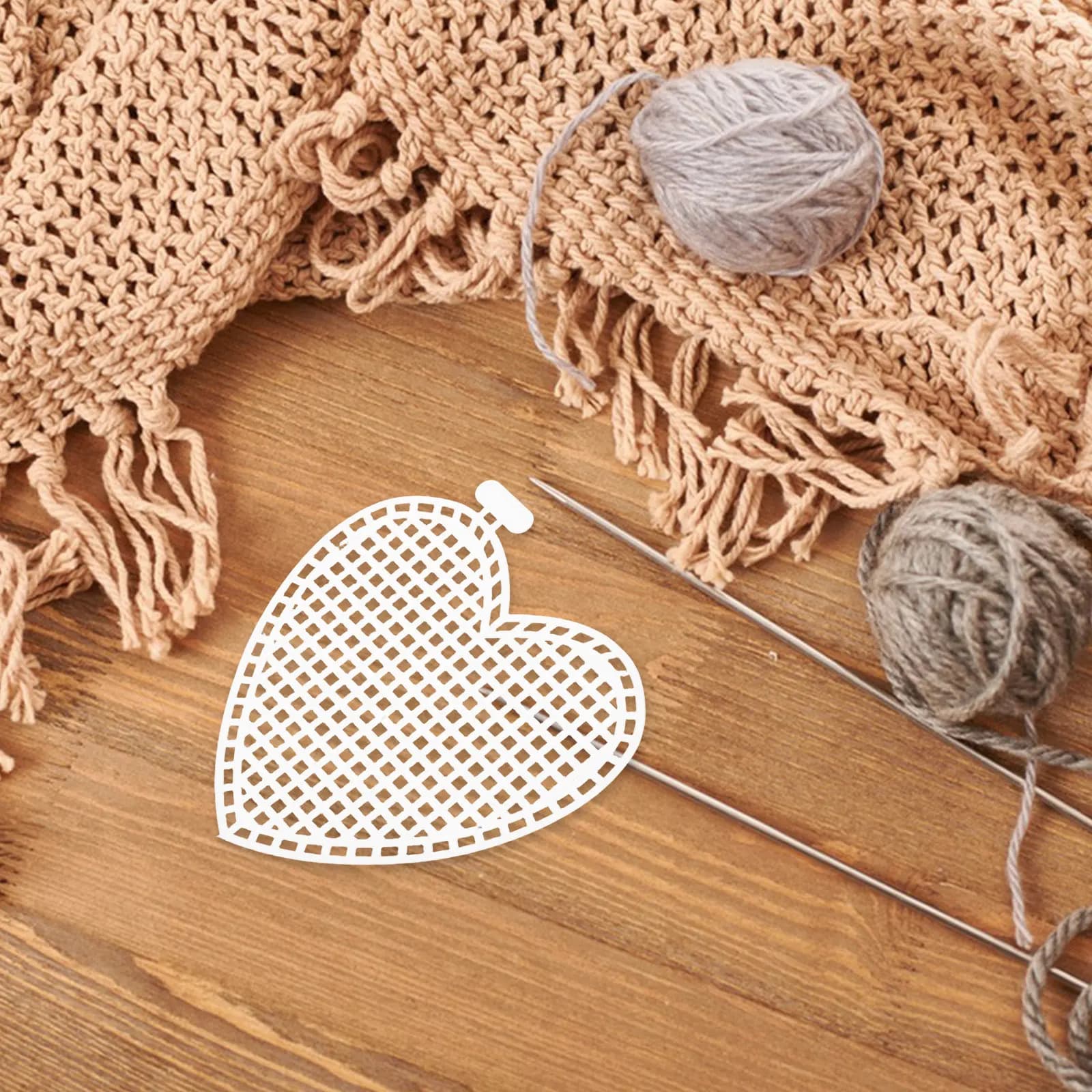 30 Pezzi di Rete a Forma di Cuore in Plastica Bianca per Ricamo a Punto Croce, Lavoro a Maglia e Forniture Artigianali