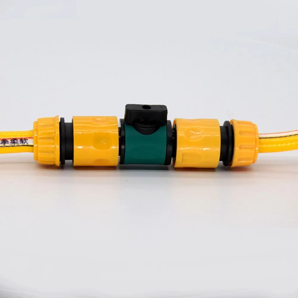 Raccordo a due vie per tubo da giardino con valvola per la regolazione del flusso nell'irrigazione agricola, industriale e residenziale