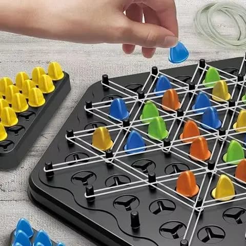 Geometria Catena Triangolo Scacchi Puzzle Gioco Giocattolo Gioco da tavolo Pensiero logico Elastico Gioco Festa Famiglia Set da battaglia interattivo