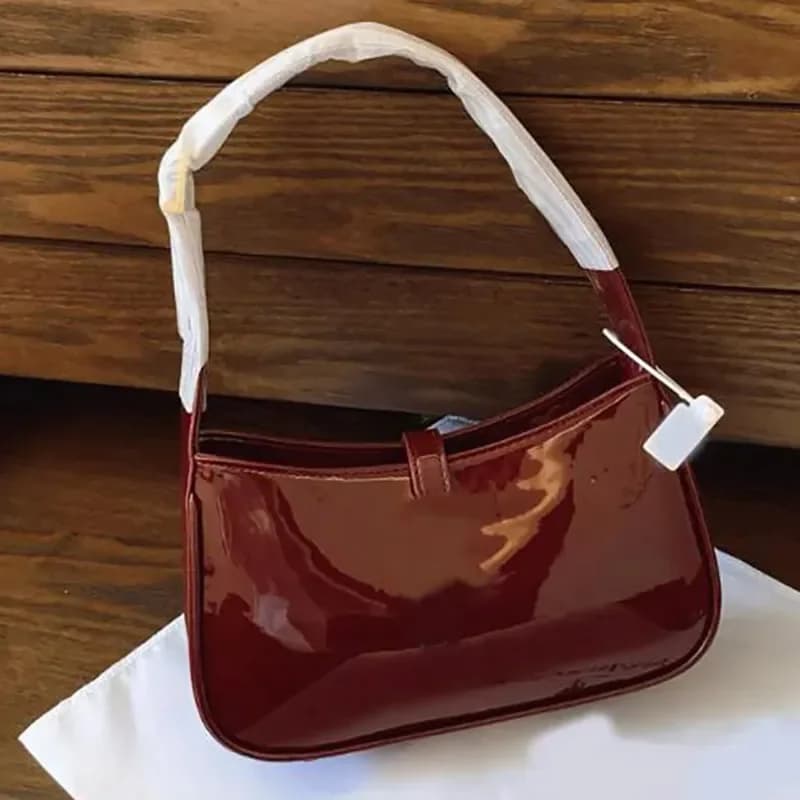 Borsa da Donna Bordeaux, Borsa Designer Hobo in Pelle Verniciata, Borsa a Spalla Nera Rosso Ciliegia alla Moda