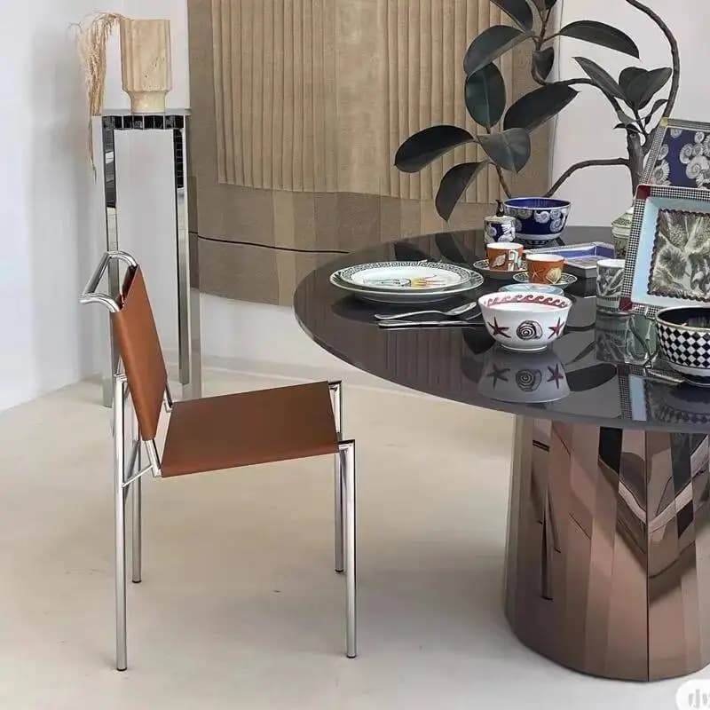 Sedia da pranzo in pelle con sella in acciaio inossidabile Sedie da cucina di design in acciaio Schienale Gambe in metallo per mobili da soggiorno Silla Comedor