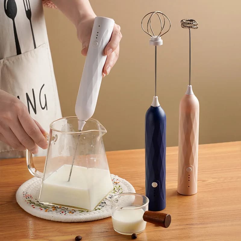 Frullatore a Immersione Elettrico 1PC, Sbattitore per Uova, Montalatte, Utensile da Cucina per Mescolare, Mini Mixer Wireless per Bevande