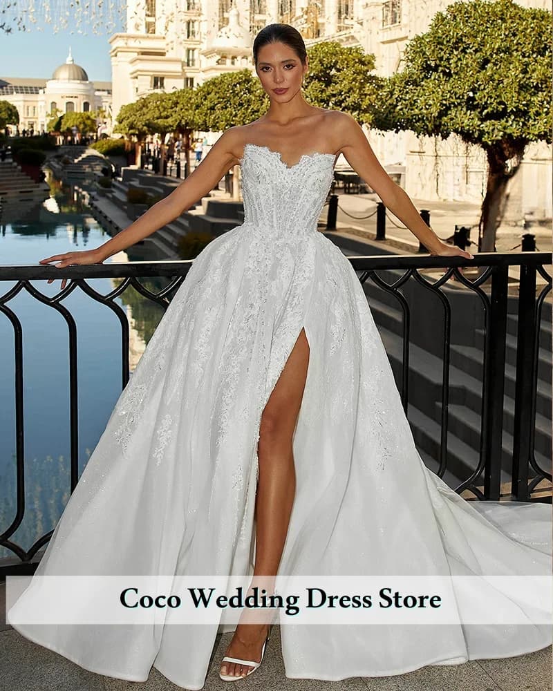 Personalizzato squisito scollo a cuore cerniera perline lucide perle paillettes appliques pizzo abito da sposa a-line con gonna a fessura