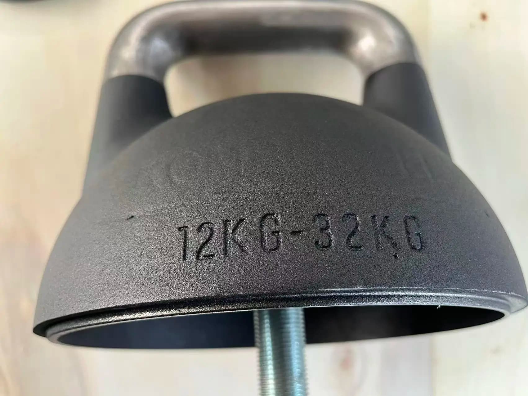 Hot Sale Powder Coated Adjustable Kettlebell Fitness Equipment for Gym Use 32KG Adjustable Cast Steel Kettlebell