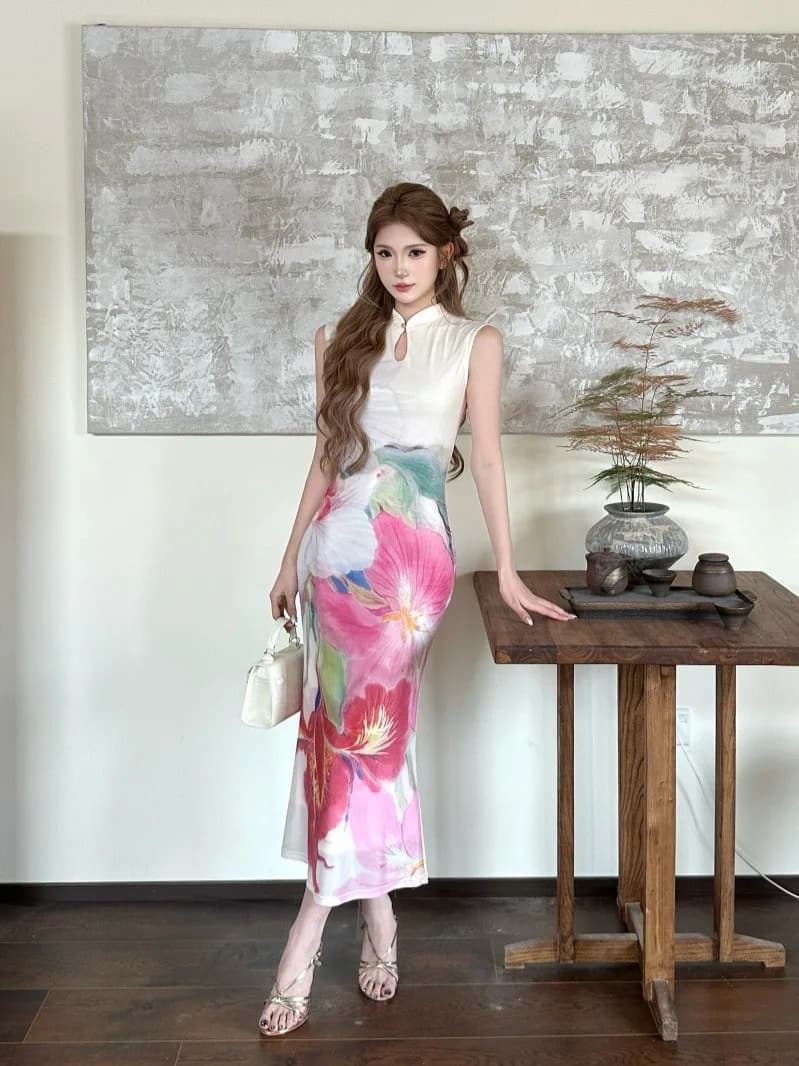 Reversible Midi Dress with High Life Floral Pattern, Elegant and Slender for Young Women, in Material Maid