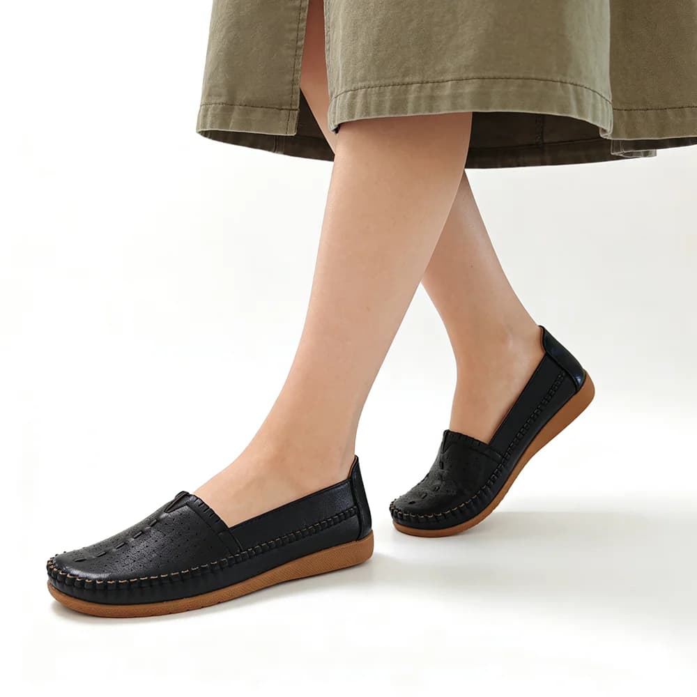 Scarpe Primavera Estate 2026 da Donna, Mocassini Leggeri Neri Slip-on, Scarpe Casual Piatte Morbide Comode, Taglie Grandi fino al 42 D965