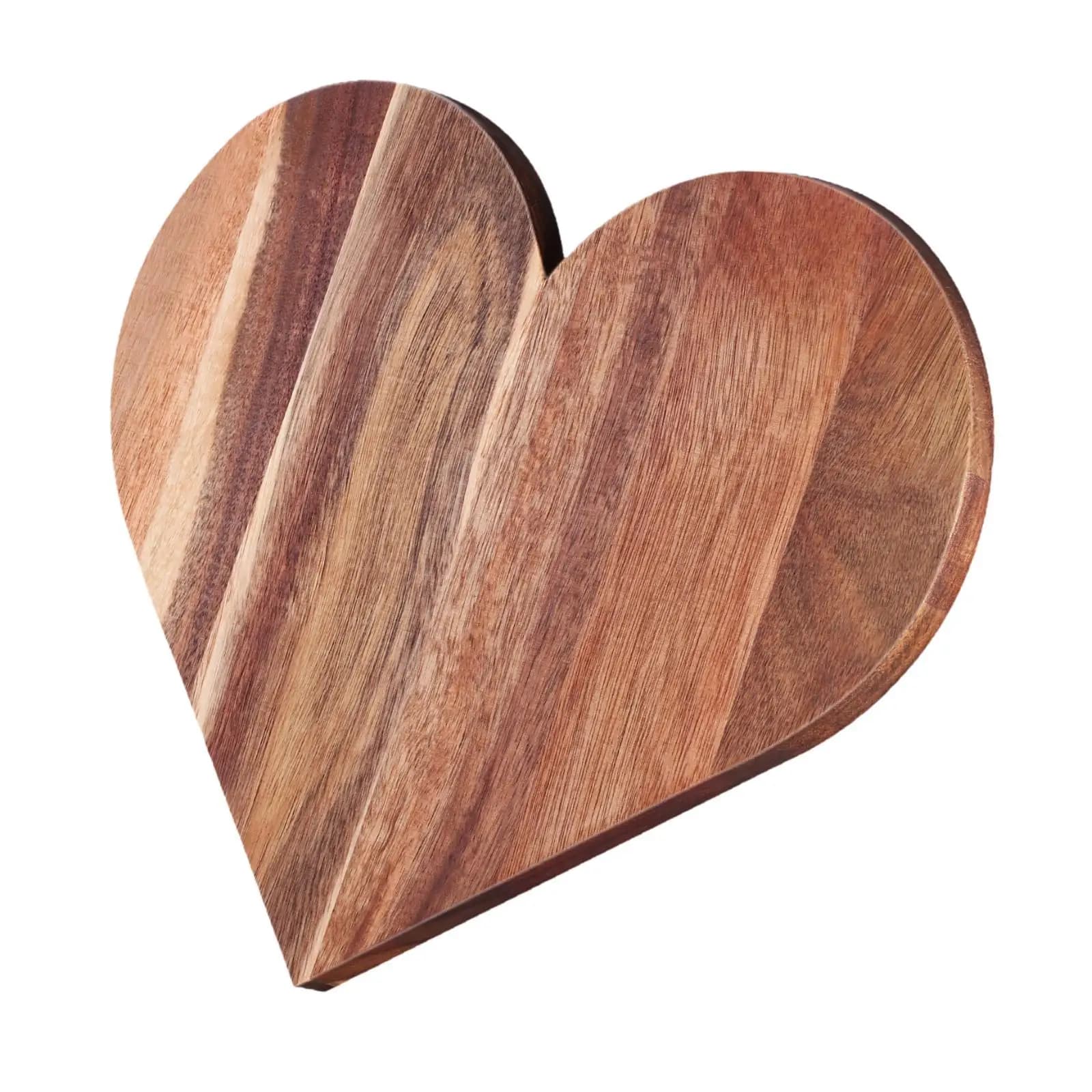 Heart-shaped wooden cutters Meat cuts for Valentine's dinner