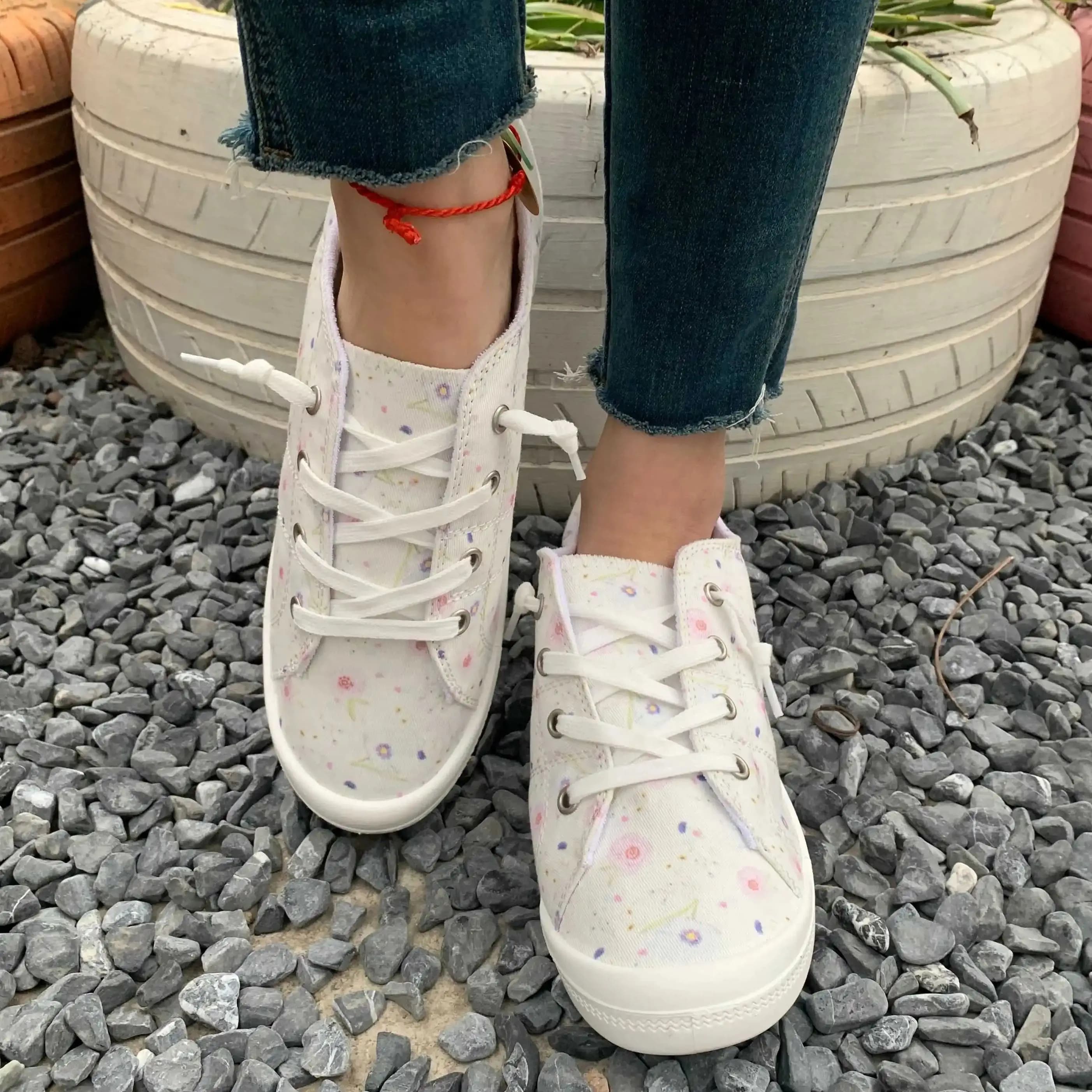 Couple of Women's Casual sneakers, Stroller Shoes, Student Running Shoes, New Collection Spring 2026 with Design Floral White, Comfortable Slip-On Shoes with Soft Sole, Valentine's Gift for Couples, Fashion Women's Shoes for Travel Season