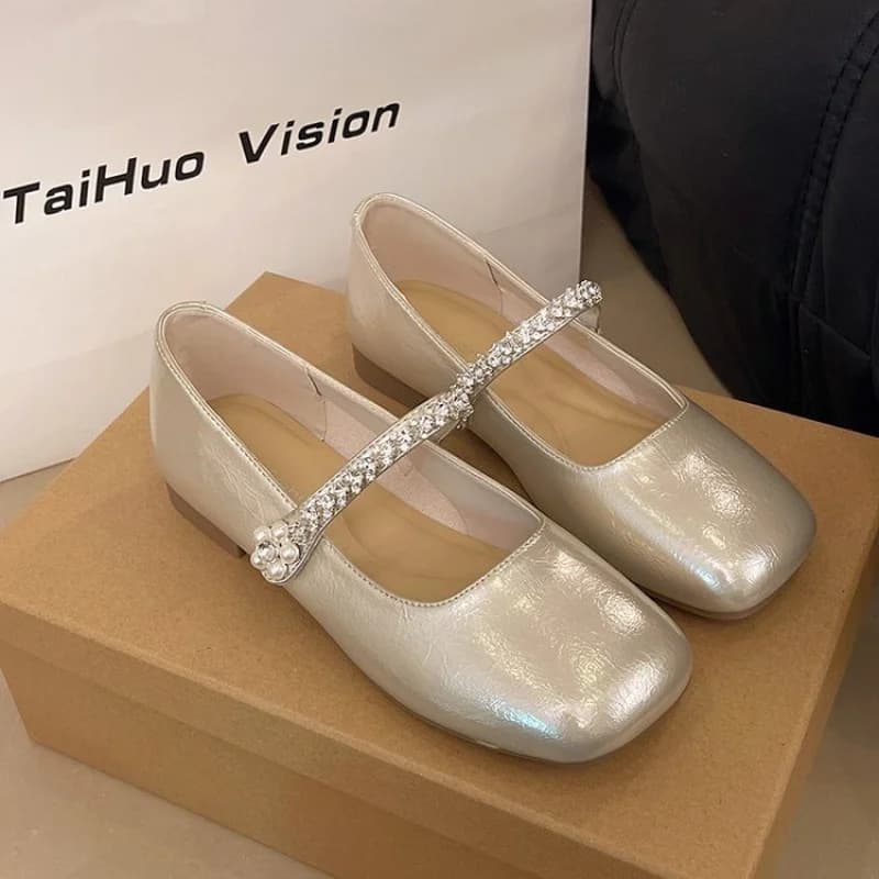 Mary Jane women's shoes in French style, unique and elegant. New elegant and refined single shoes 2026.