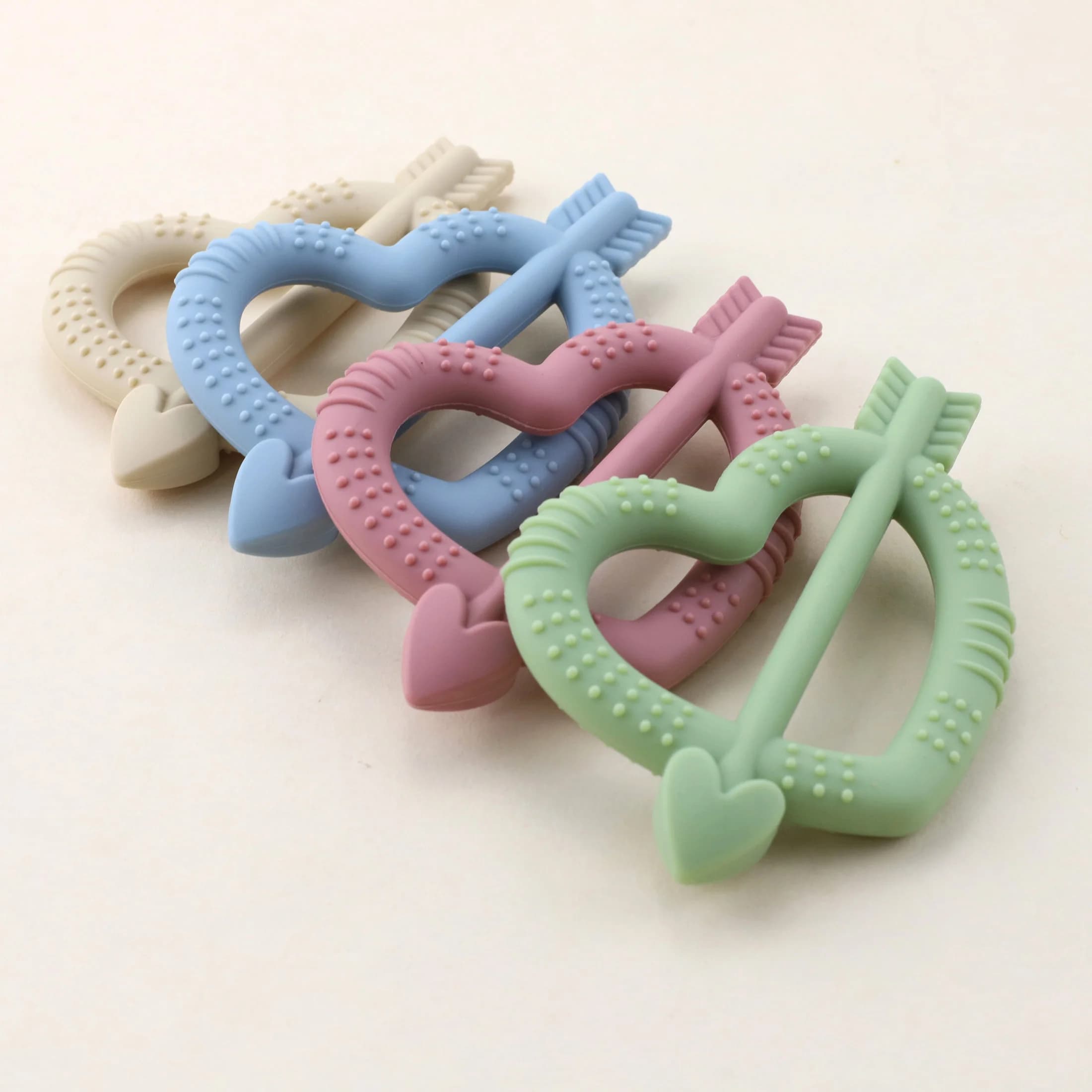 New silicone heart-shaped teething toy for babies