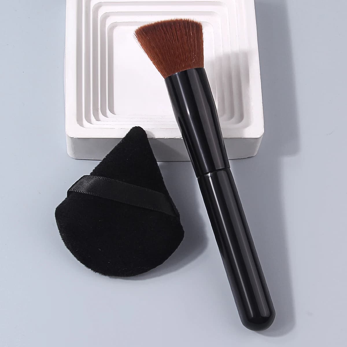 2Pcs Makeup Tool Set, Angled Foundation Brush + Powder Puff, Portable Travel makeup Tools for Foundation Concealer Loose Powder