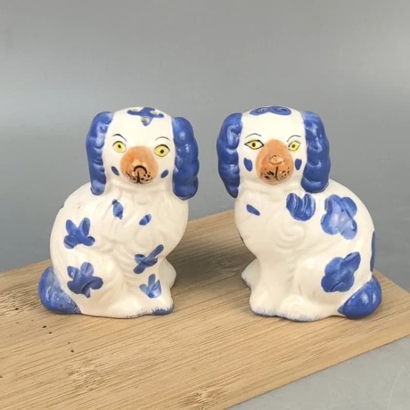 Set di bottiglie di condimento per cani dipinti in ceramica creativa coreana Set di sale e pepe per cuccioli di cartone animato Forniture per la decorazione della cucina di casa