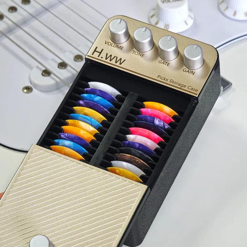 High Quality Guitar Pick Holder Case Faux Leather Slide Cover Design Stompbox Effect Pedal Style Stage Accessory Guitarist Gift