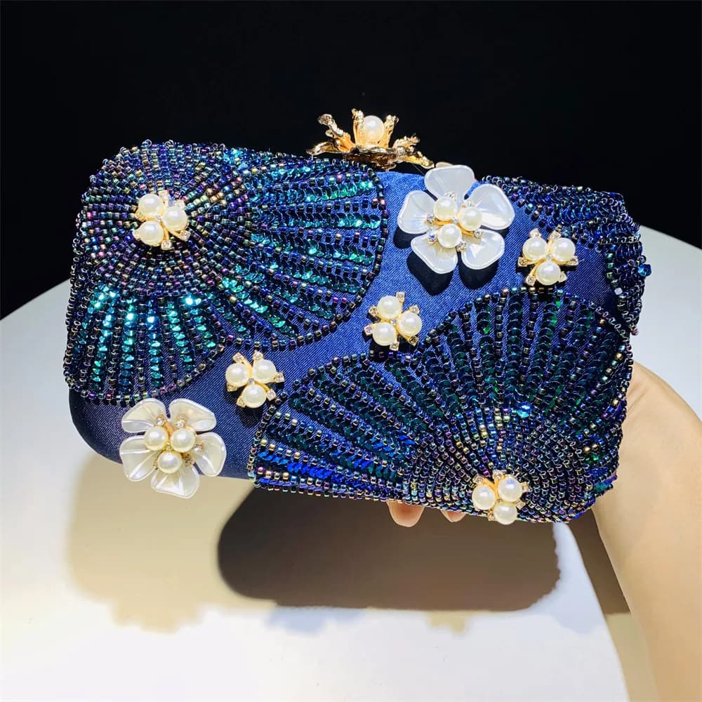 Paillettes glitterate Squisita pochette con perline Borsa da donna di lusso con perline Borsa da sera floreale alla moda Borsa per banchetti per feste di nozze