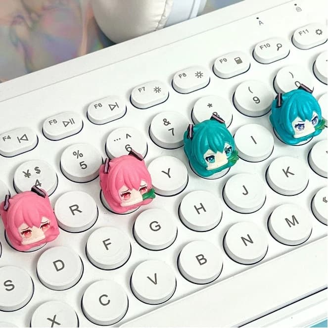 Keycap Anime Hatsune Miku Personalizzato Fai-da-Te, Keycap PBT per Tastiera Meccanica, Keycap in Resina Cartoon, Ornamento Regalo