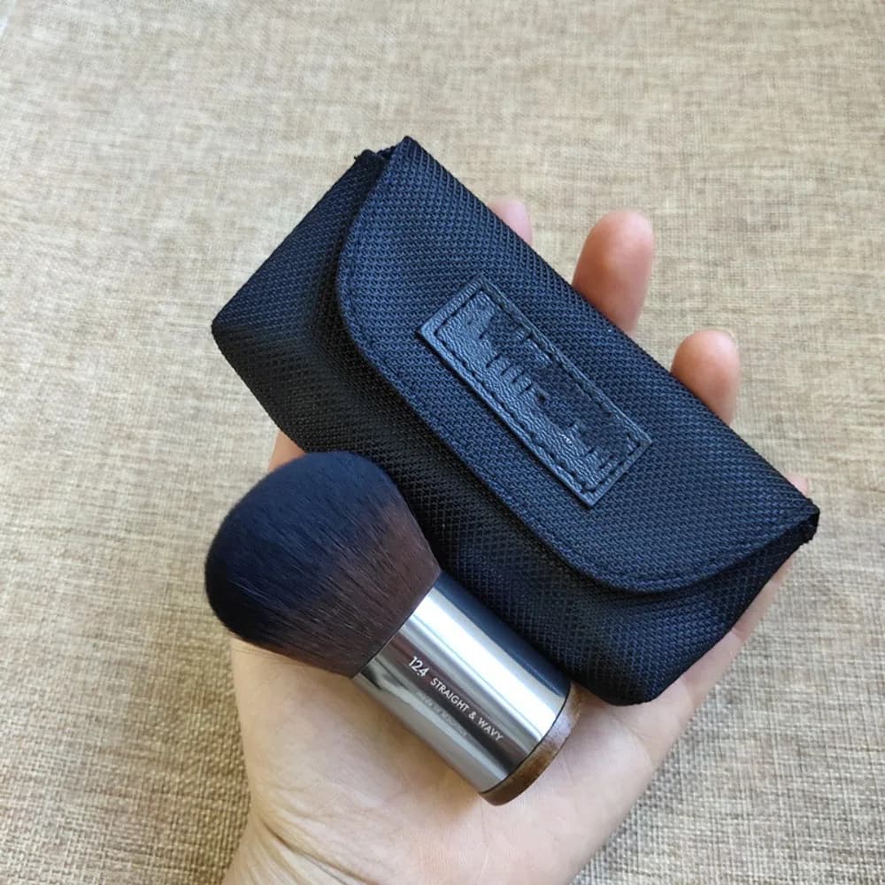 Pennello per fondotinta a testa rotonda resistente con custodia inclusa, pennello per sopracciglia con manico in legno, pennello per eyeliner con tubo in alluminio per ragazze