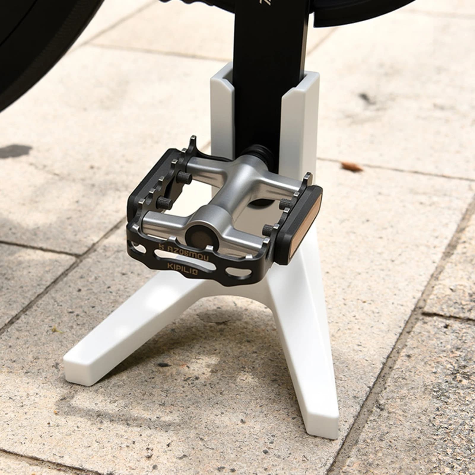MTB Bicycle Kickstand Mountain Road Bike pedal Support Stand Rear Kick Stand Support Holder for Road Mountain Bikes