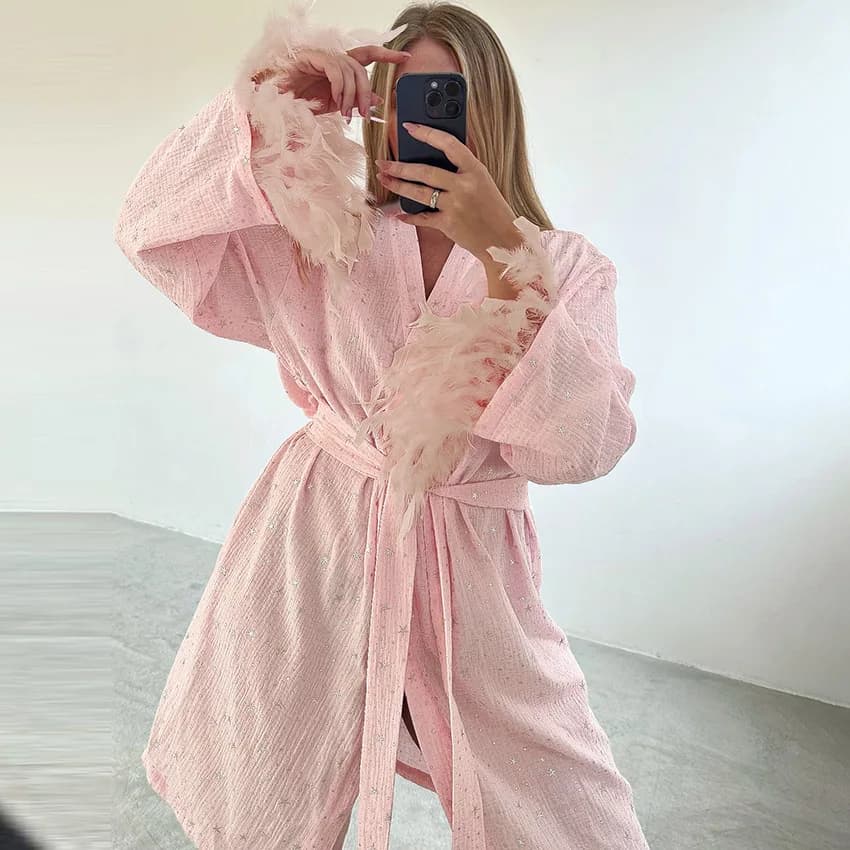 Women Pink Crinkle Cotton Robe Rhinestone Long Sleeve Feather Trim Short Bathrobe Luxury Elegant Homewear Casual Loose Sleepwear